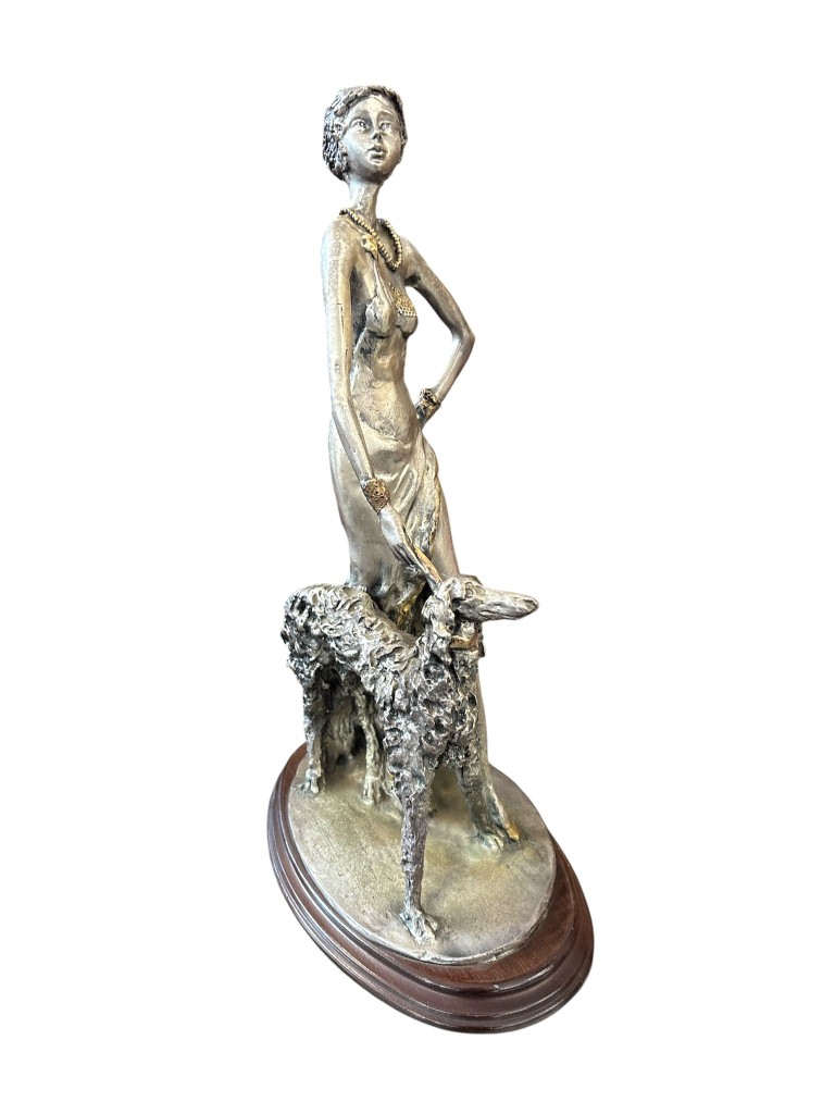 Statua Donna Con Cane Argento 